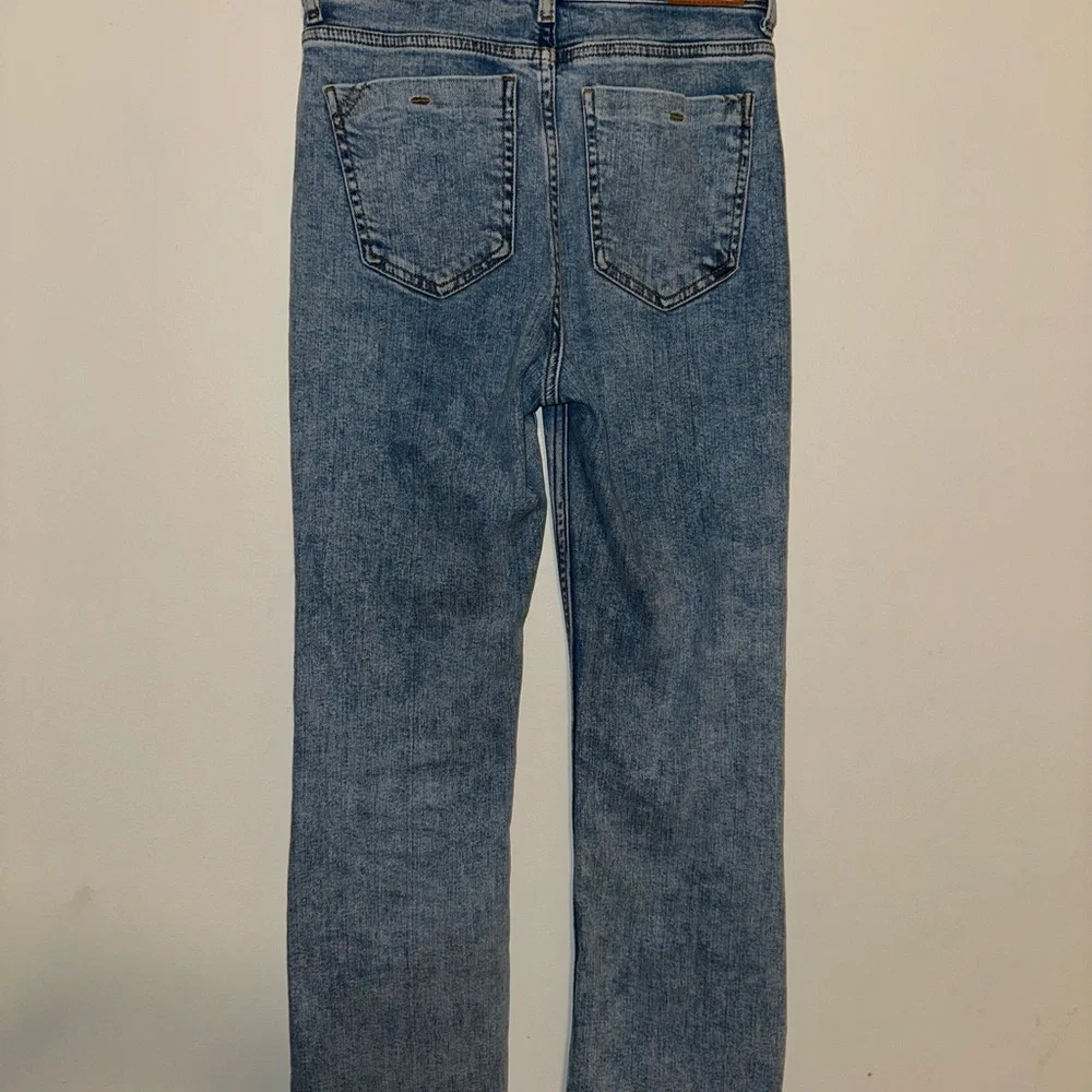 Zara Straight Leg Raw Hem Dark Acid Wash Blue Denim Jeans size 2